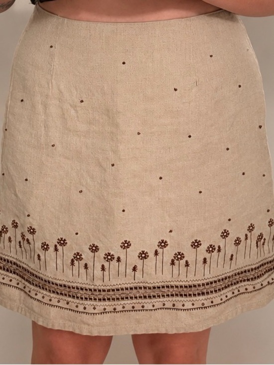 Ann Taylor Dresses & Skirts - Ann Taylor Beige Embroidered Linen-Blend Skirt with Floral Border